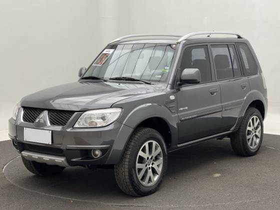 MITSUBISHI PAJERO TR4 2.0 4X4 16V 140CV FLEX 4P AUTOMÁTICO MITSUBISHI PAJERO TR4 2.0 4X4 16V 140CV FLEX 4P AUTOMÁTICO